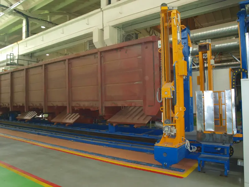 Assembly and welding stand for gondola car body