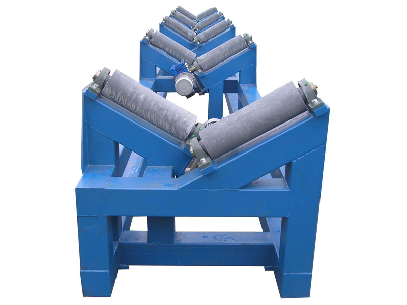 The roller conveyor directed in translation motion to convey pipes of big diameters