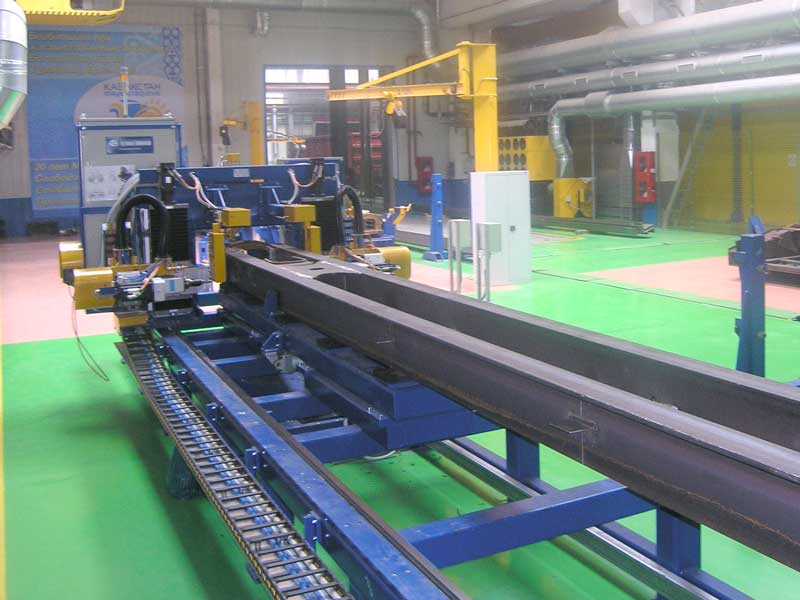Automated center sill drilling center 