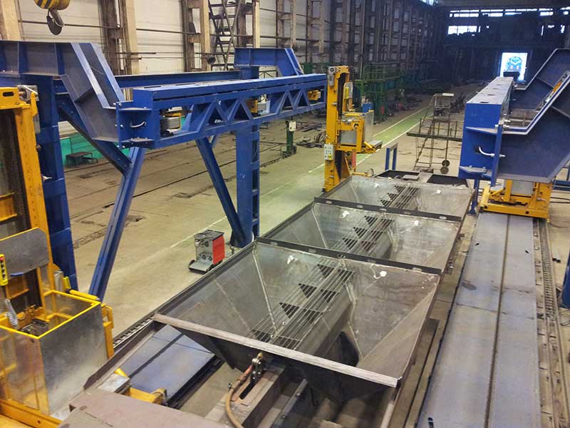 Multipurpose stand for hopper cars bodies assembly