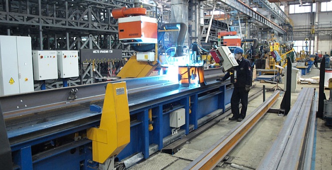 Welding of an I-beam to a center sill 