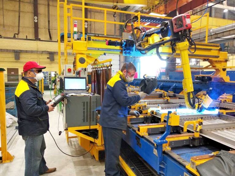 Роботизований комплекс складання та зварювання боковин кузовів вагонів метрополітену